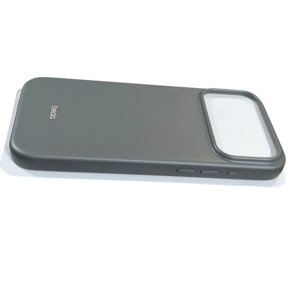 Cc4O Beats Case w/ Magsafe for iPhone 17 Pro Max 6.9